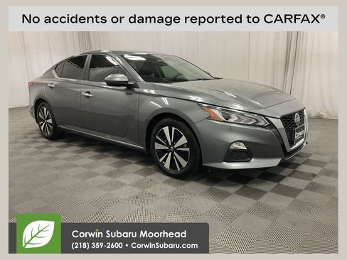 Used 2021 Nissan Altima 2.5 SV image 1