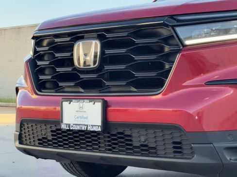 Used 2023 Honda Pilot Sport image 12