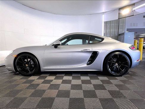 Certified 2024 Porsche 718 Cayman RWD image 2