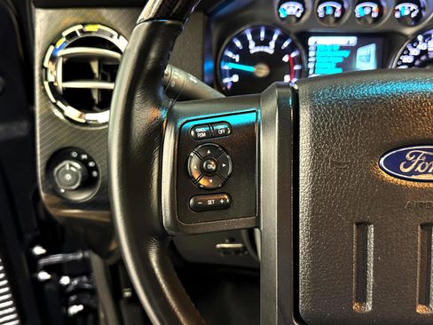 Used 2015 Ford F250 Lariat w/ Lariat Interior Package image 19