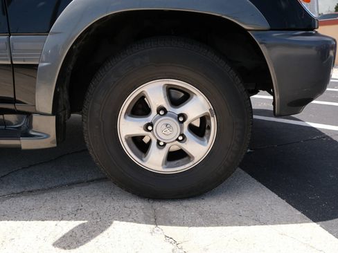 Used 2000 Toyota Land Cruiser AWD/4WD image 22