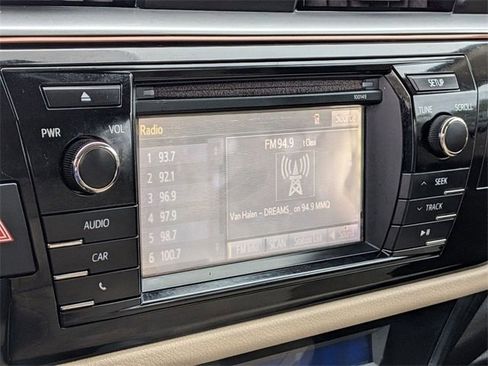 Used 2015 Toyota Corolla LE image 21
