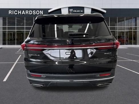 Used 2025 Buick Enclave Preferred AWD/4WD image 5