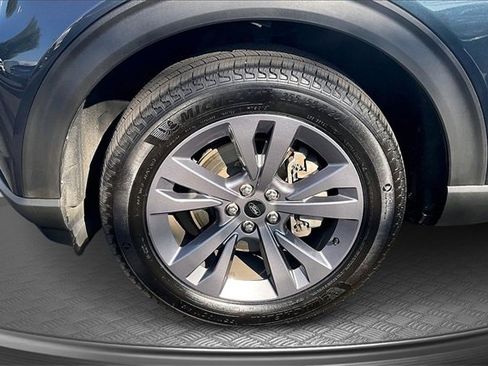 Certified 2022 Ford Explorer XLT w/ Equipment Group 202A image 9