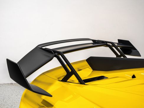 Used 2022 Lamborghini Huracan STO RWD image 25