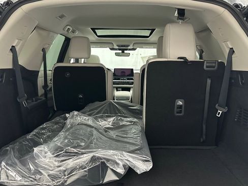 New 2026 Nissan Pathfinder SL w/ SL Premium Package AWD/4WD image 12