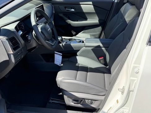 New 2026 Nissan Rogue SV AWD/4WD image 21