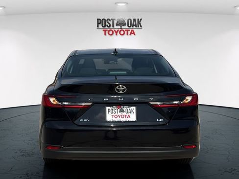 Used 2025 Toyota Camry LE image 6