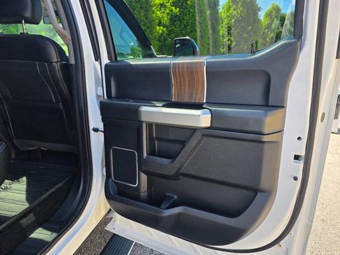 Used 2016 Ford F150 Lariat w/ Equipment Group 502A Luxury AWD/4WD image 38