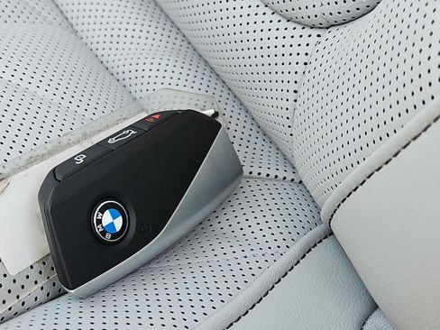 Used 2026 BMW X5 xDrive40i w/ Premium Package AWD/4WD image 32