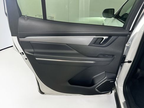 Used 2025 Buick Enclave Preferred image 26