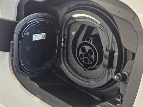 New 2025 Mercedes-Benz GLC 63 AMG S image 16