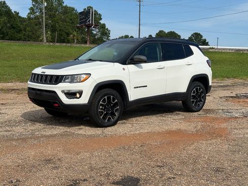 Used 2020 Jeep Compass Trailhawk AWD/4WD image 1