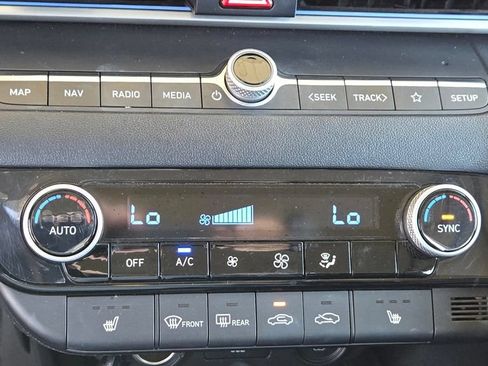 Used 2023 Hyundai Elantra Limited FWD image 22