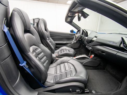 Used 2017 Ferrari 488 Spider RWD image 21
