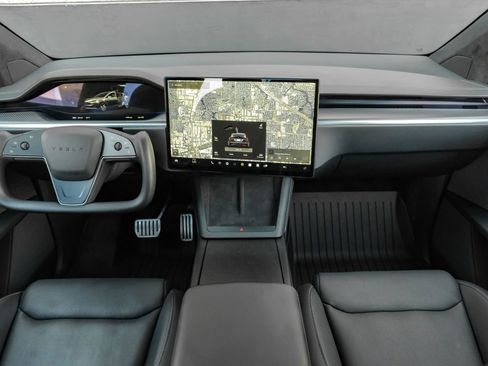 Used 2023 Tesla Model X Plaid image 19