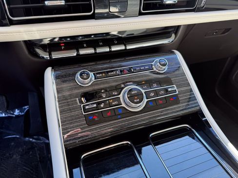 Certified 2023 Lincoln Aviator Black Label image 30