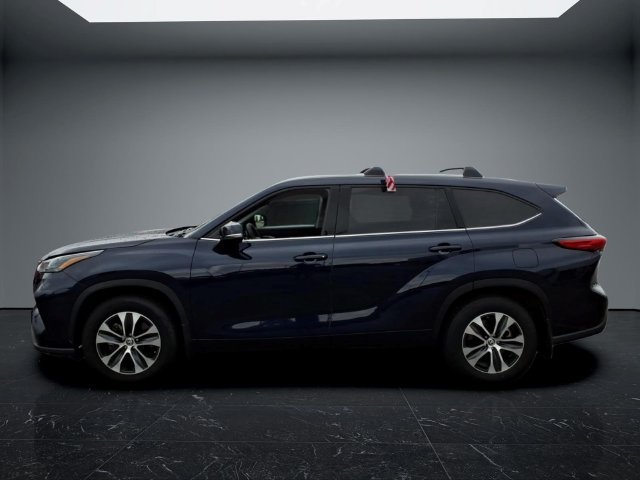 Used 2022 Toyota Highlander XLE FWD image 6