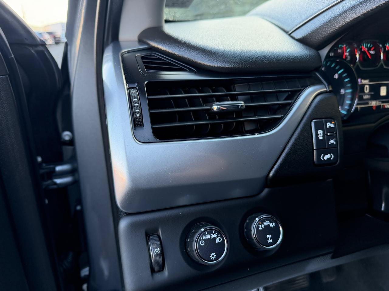 Used 2019 Chevrolet Tahoe LT AWD/4WD image 10