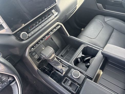 Used 2022 Toyota Tundra Limited image 12