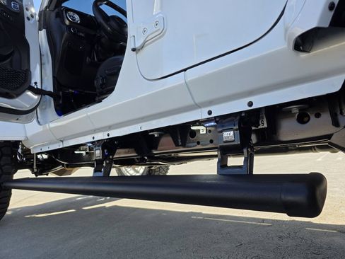 Used 2022 Jeep Wrangler Unlimited Rubicon 392 w/ Trailer Tow Package AWD/4WD image 15
