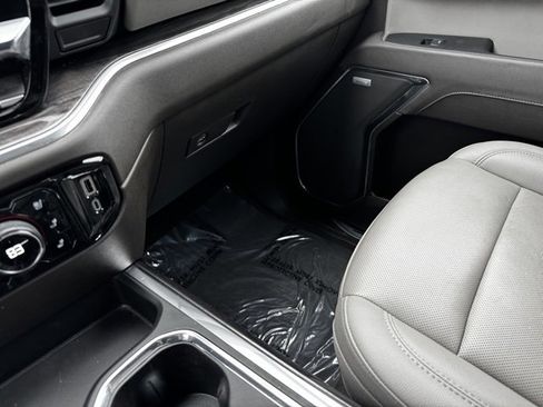 Certified 2025 Chevrolet Silverado 1500 LTZ image 21