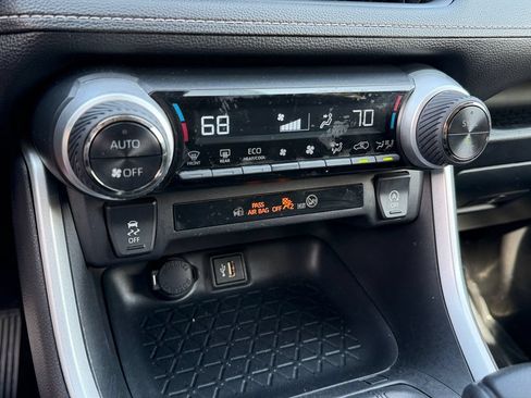 Used 2025 Toyota RAV4 XLE FWD image 23