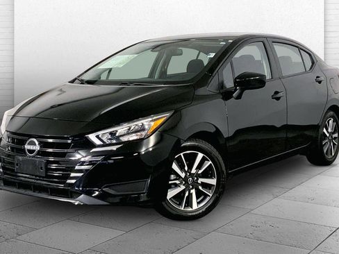 Used 2025 Nissan Versa SV FWD image 12