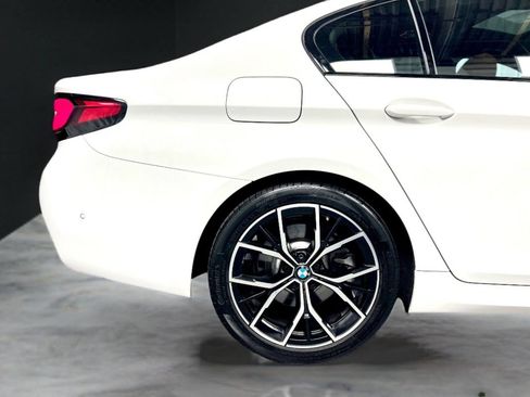 Used 2022 BMW 530i xDrive w/ M Sport Package AWD/4WD image 11