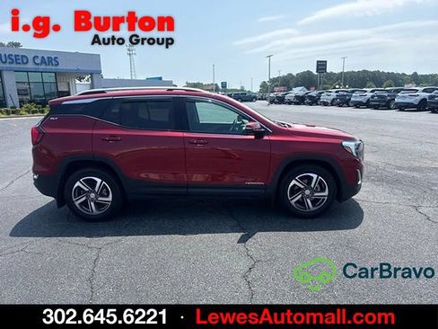 Used 2021 GMC Terrain SLT FWD image 2