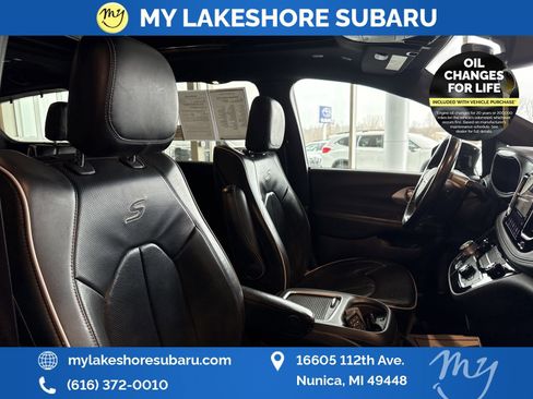 Used 2020 Chrysler Pacifica Limited w/ S Appearance Package image 33