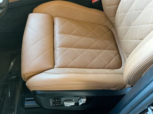 Certified 2024 BMW X7 xDrive40i image 19