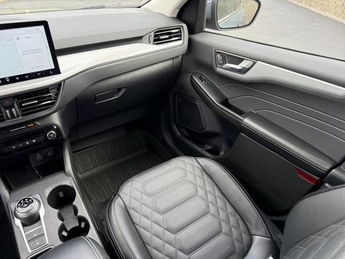 Used 2024 Ford Escape SE w/ PHEV Premium Package image 31