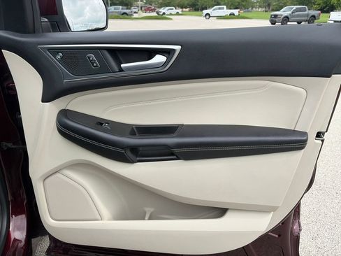 Used 2024 Ford Edge Titanium AWD/4WD image 8