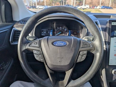 Used 2022 Ford Edge SE w/ Black Appearance Package image 23