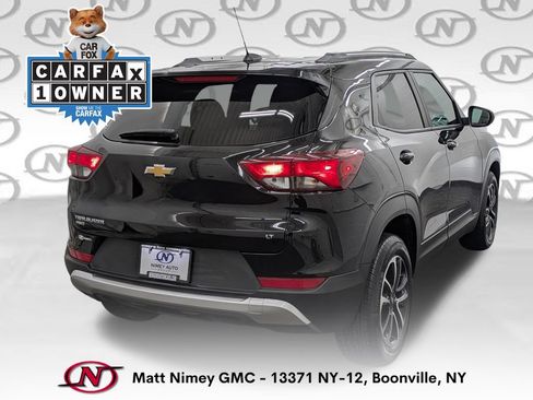 Used 2025 Chevrolet TrailBlazer LT AWD/4WD image 2