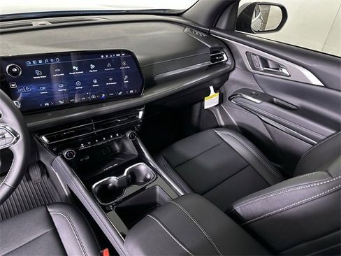 New 2026 Chevrolet Traverse LT w/ Midnight/Sport Edition image 35