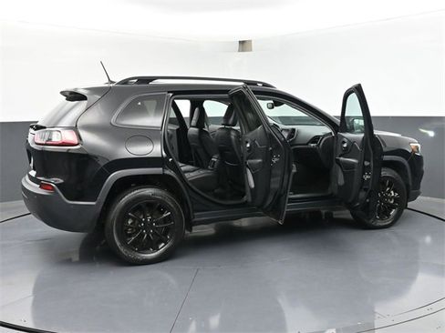 Used 2023 Jeep Cherokee Altitude Lux image 46
