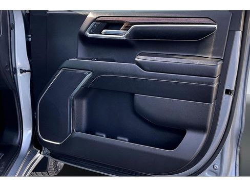 Used 2024 GMC Sierra 1500 Elevation image 25