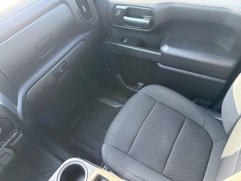 Used 2022 Chevrolet Silverado 2500 Custom w/ Custom Value Package AWD/4WD image 14