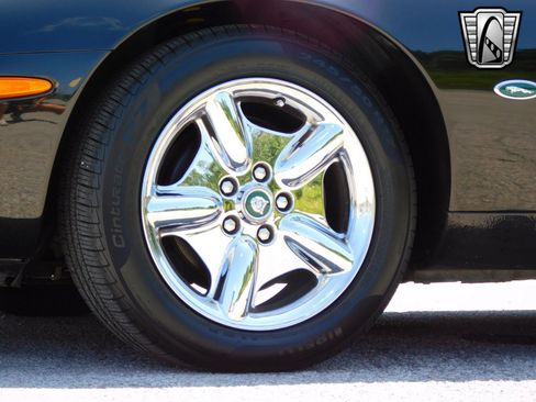 Used 1998 Jaguar XK8 Convertible image 11