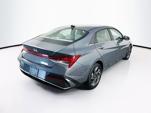 Used 2025 Hyundai Elantra SEL FWD image 9