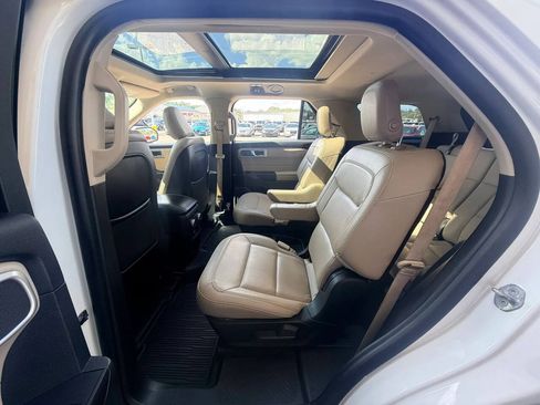 Used 2020 Ford Explorer XLT w/ Equipment Group 202A AWD/4WD image 22