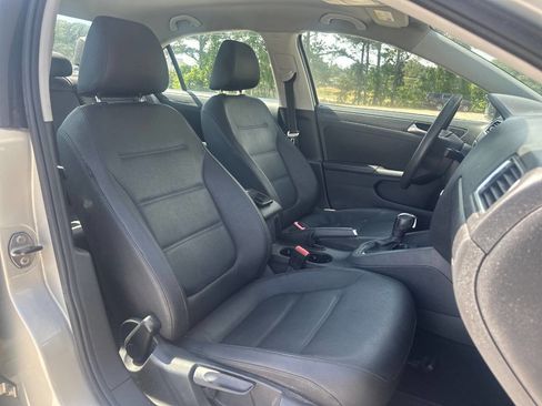 Used 2012 Volkswagen Jetta SE FWD image 34