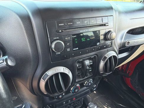 Used 2012 Jeep Wrangler Unlimited Sport AWD/4WD image 23