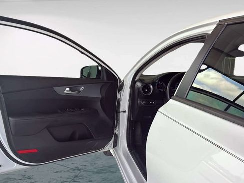 Used 2021 Kia Forte LXS FWD image 20