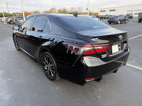 Certified 2024 Toyota Camry SE image 4