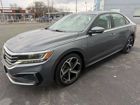 Used 2020 Volkswagen Passat 2.0T R-Line image 7