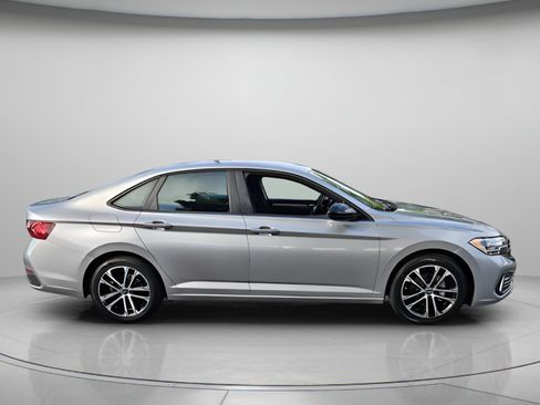 Used 2023 Volkswagen Jetta Sport FWD image 6