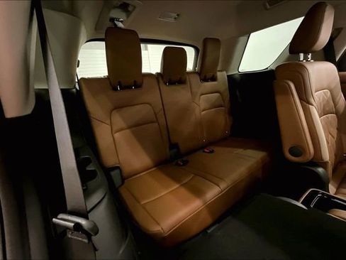 New 2026 Nissan Pathfinder Platinum image 36